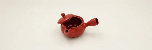 Glazed Kyusu: What Makes This Teapot Different